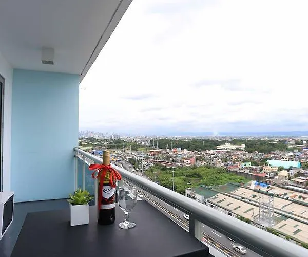 Maui Condotel Azure Apartment Manila